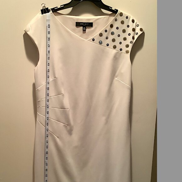 Nine West Sleeveless, Cream Dress w/ embellishments, Size 14, lined w/ side zip - Picture 4 of 16